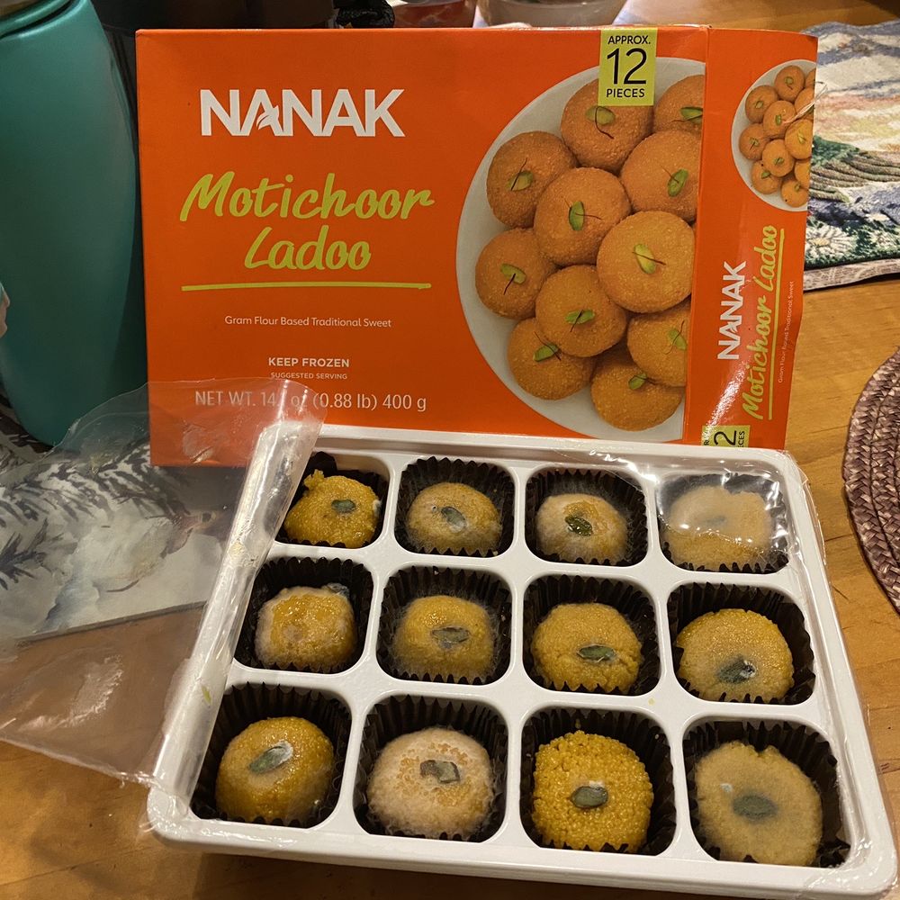 NANAK Mesan Ladoo 14 Pieces
